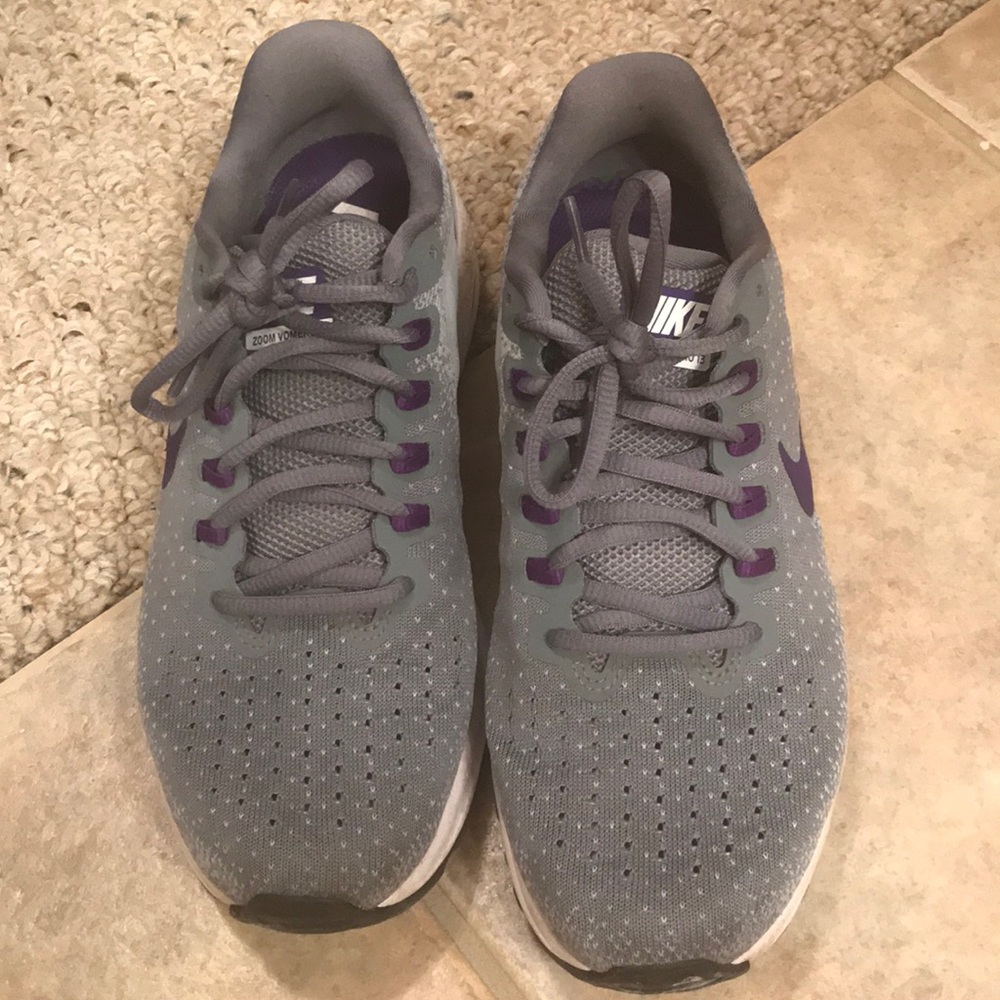 Nike zoom vomero running shoe 13